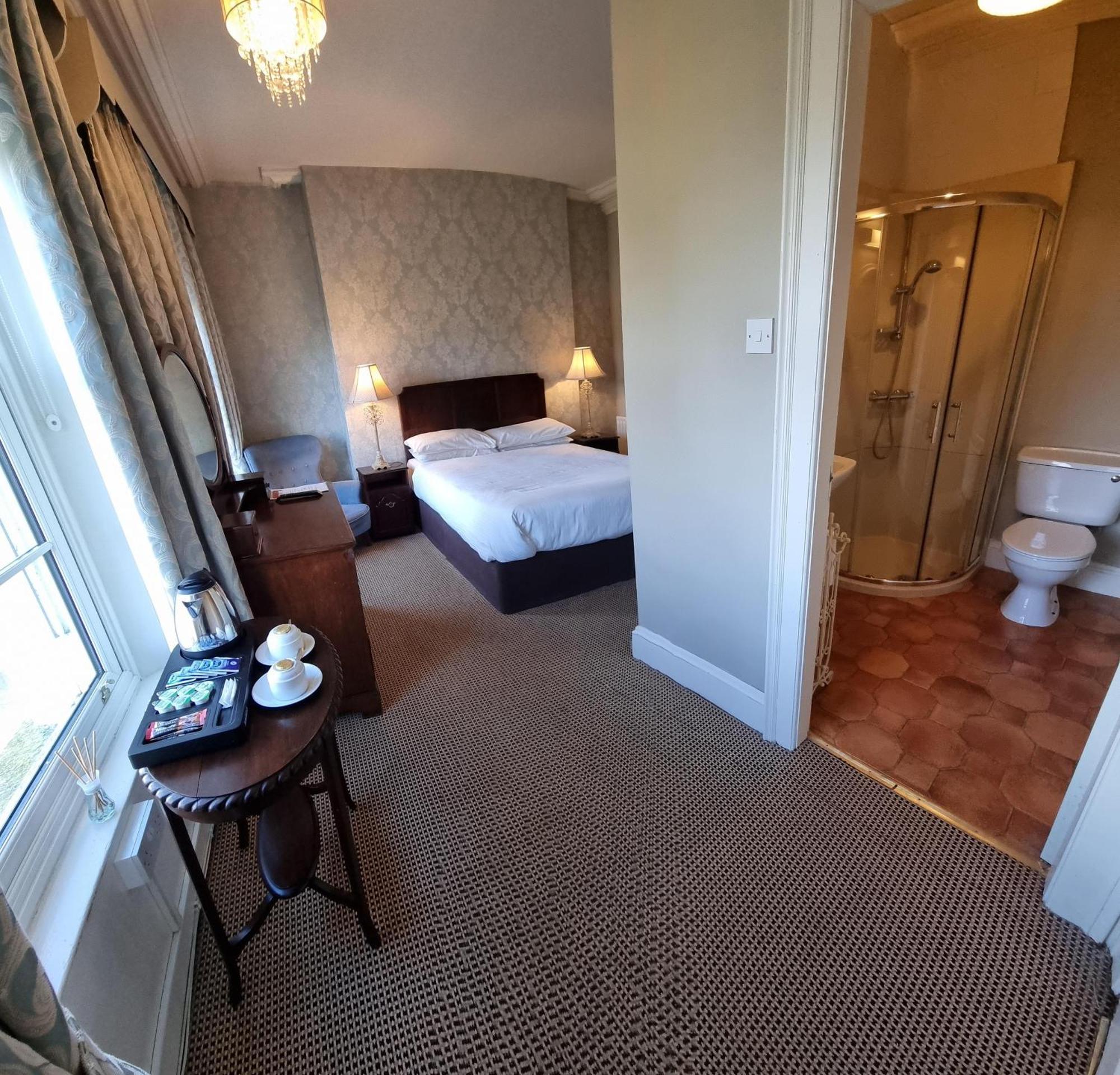 Charlemont House Bed & Breakfast 4*
