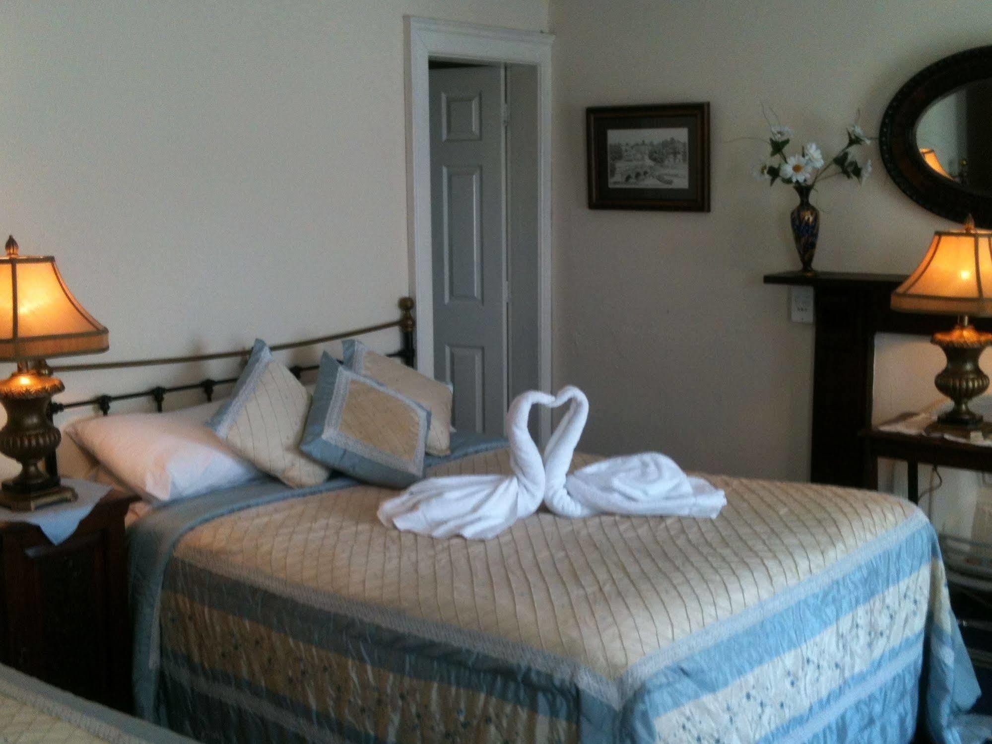 Alojamento de Acomodação e Pequeno-almoço Charlemont House 4*