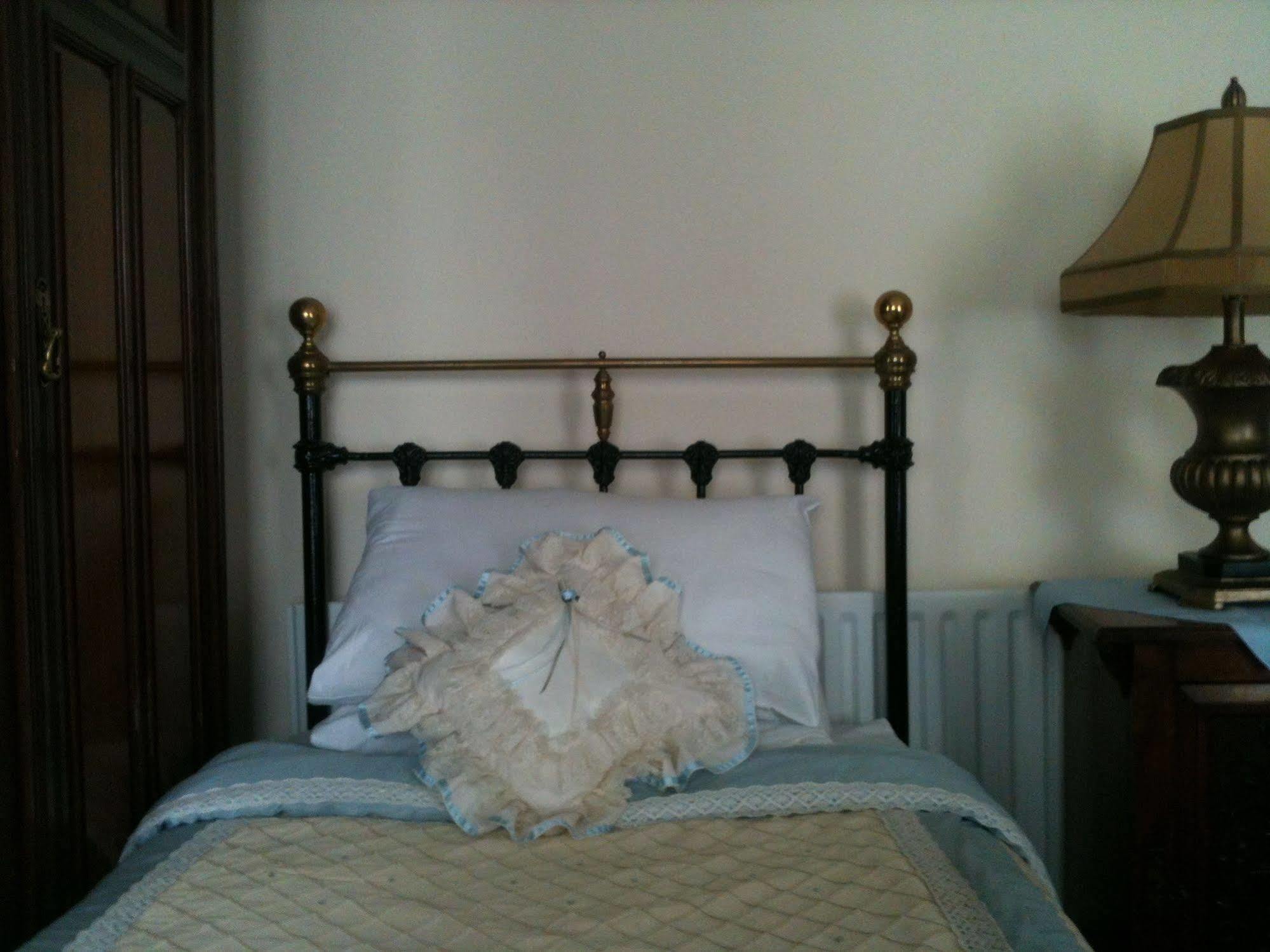Couette-café Charlemont House