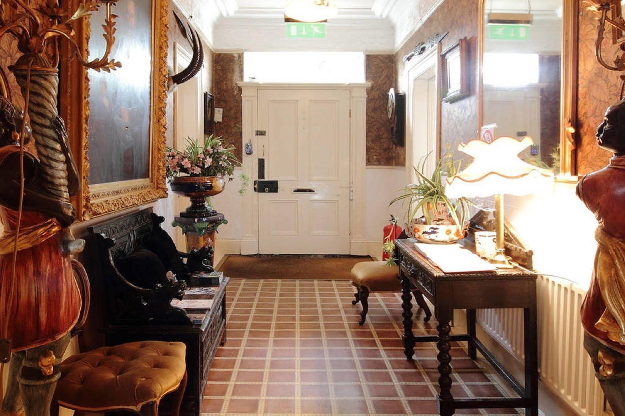 Couette-café Charlemont House 4*