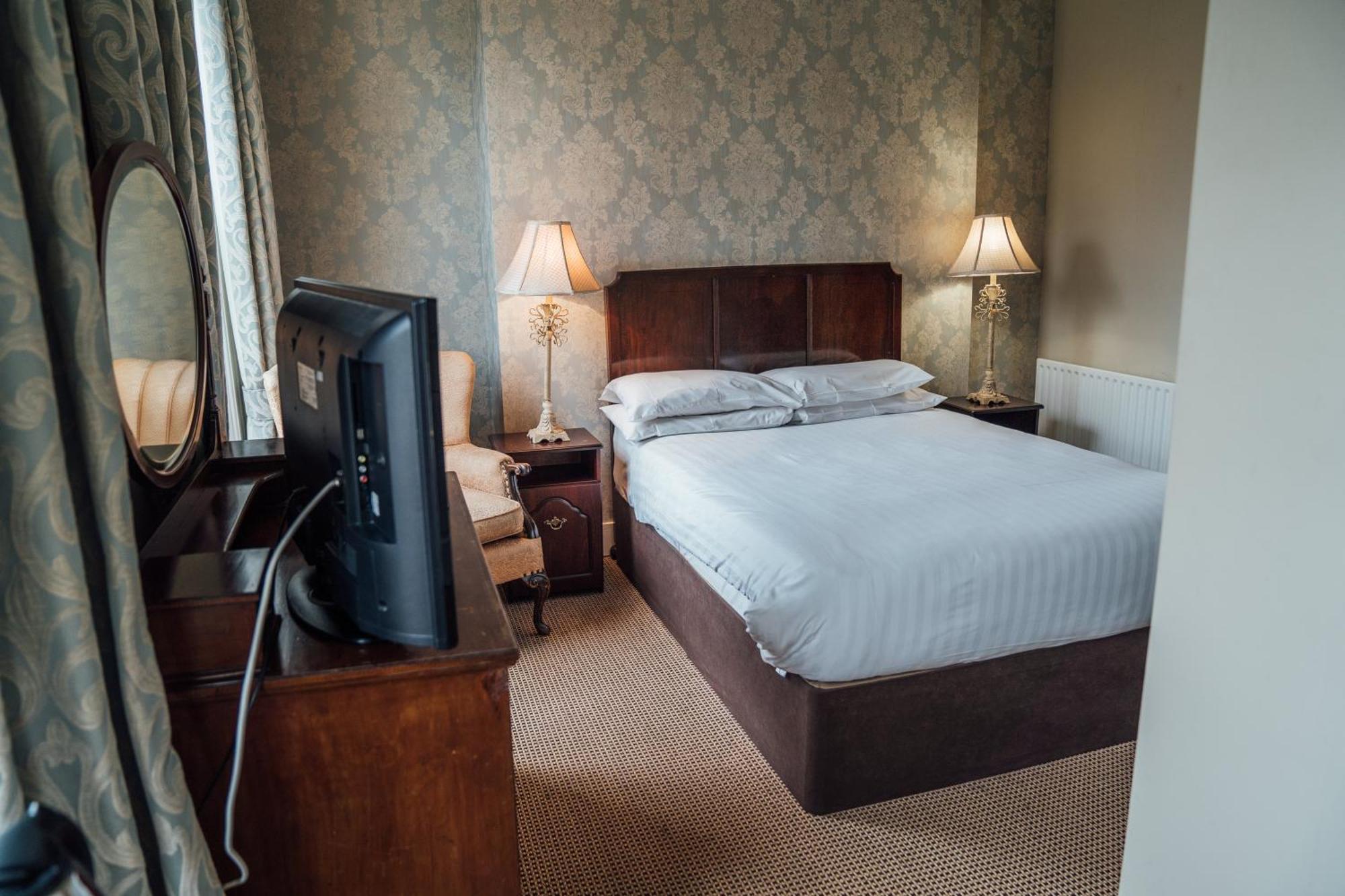 Charlemont House 4*