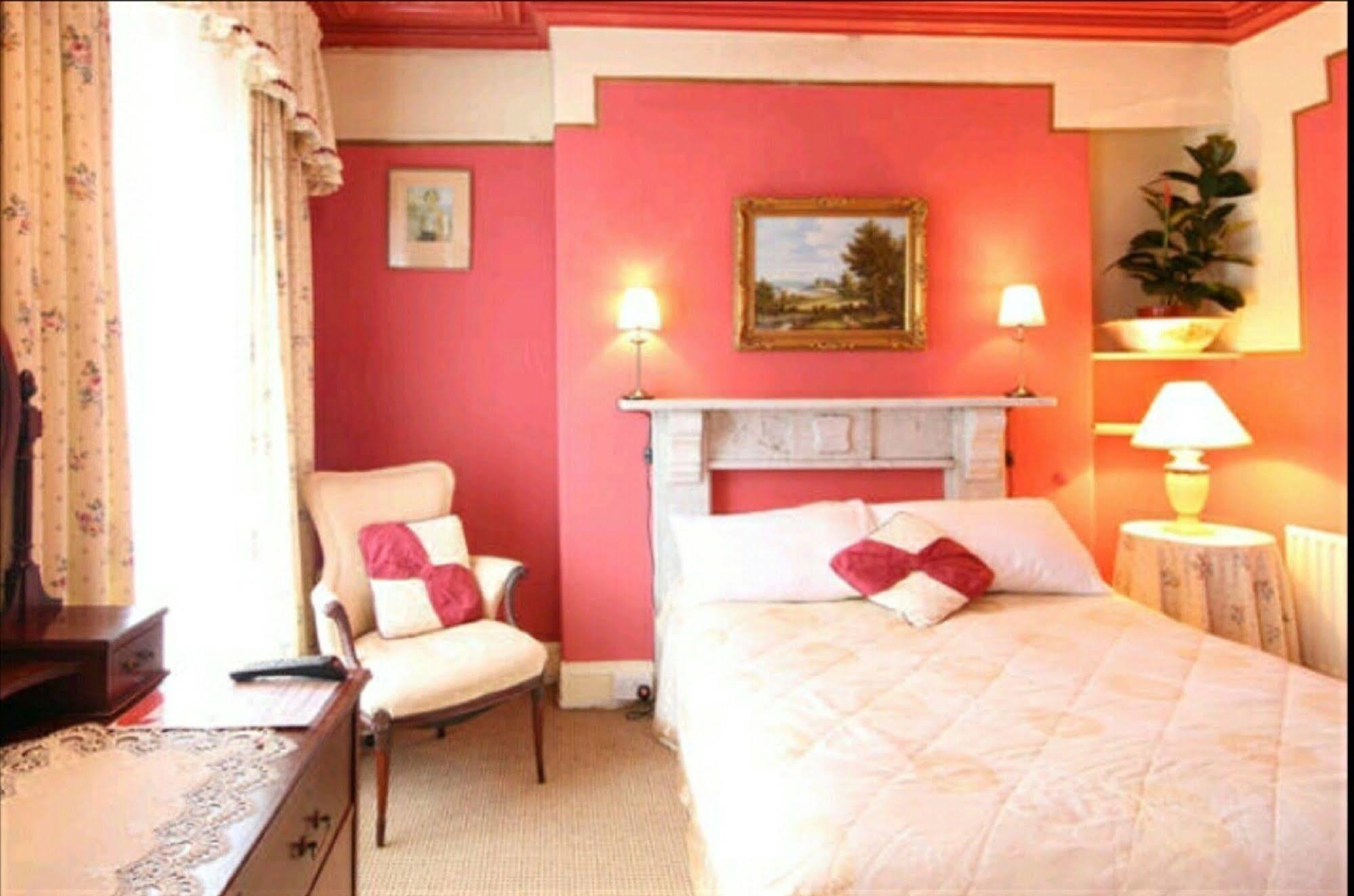 Charlemont House Bed & Breakfast 4*